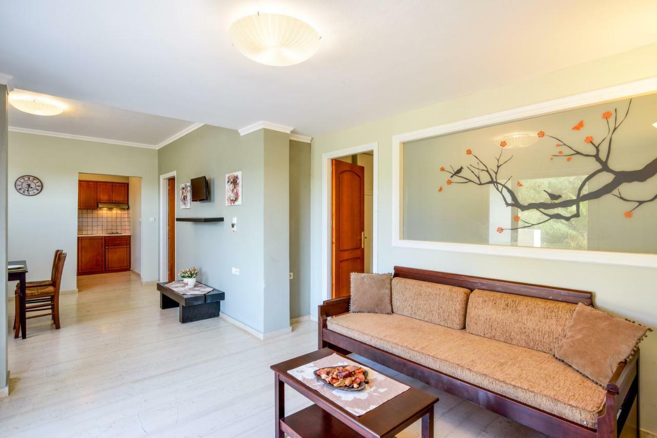 Poseidon Apartments Kato Daratso Esterno foto